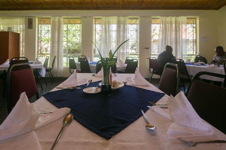 Dining 43 of 58