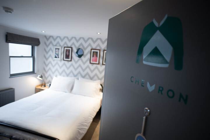 Room 27 of 64