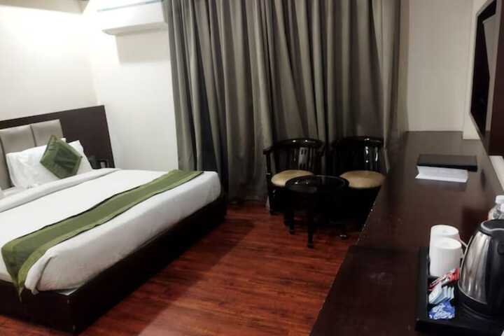 Room 34 of 84