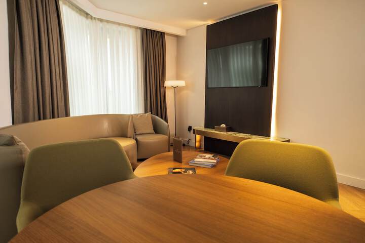 Room 115 of 200
