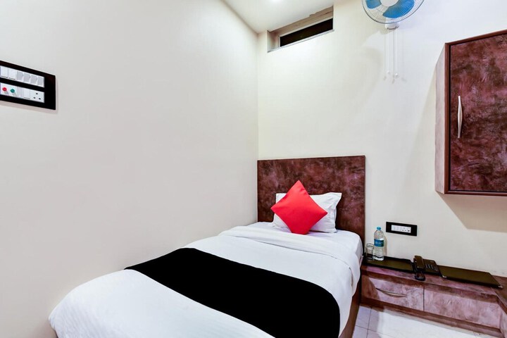 Room 18 of 37