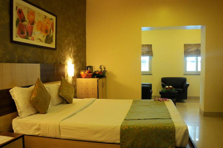 Room 30 of 53