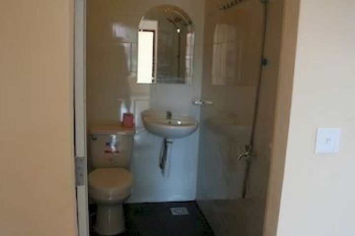 Room 3 of 68