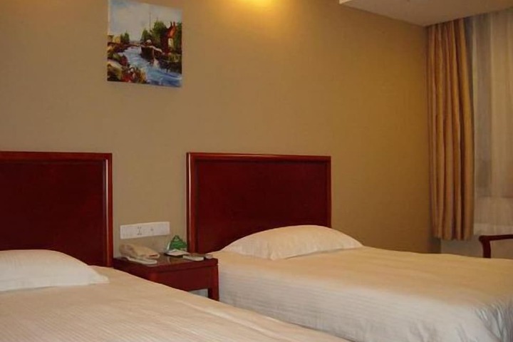 Room 6 of 52