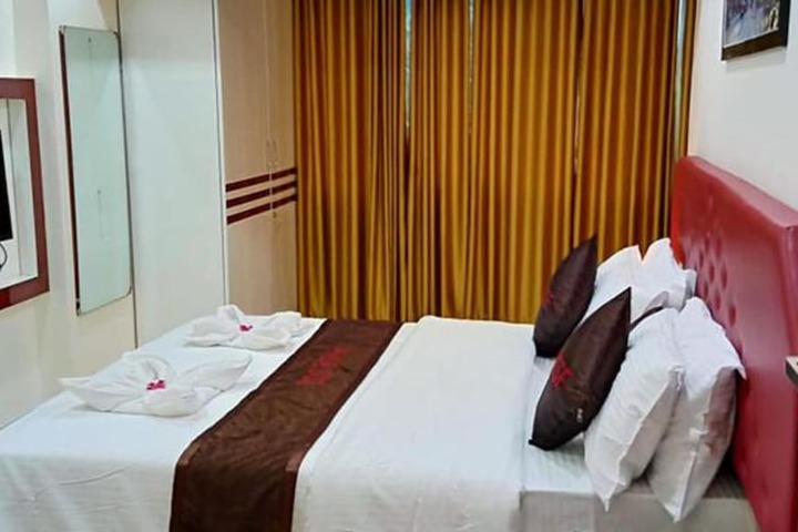 Room 18 of 28
