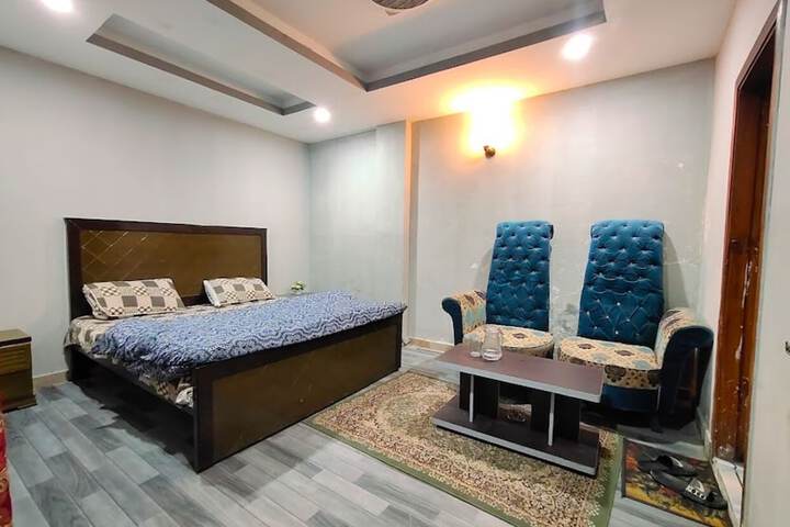 Room 4 of 11