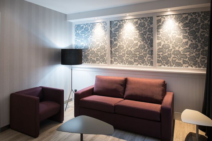 Room 25 of 49