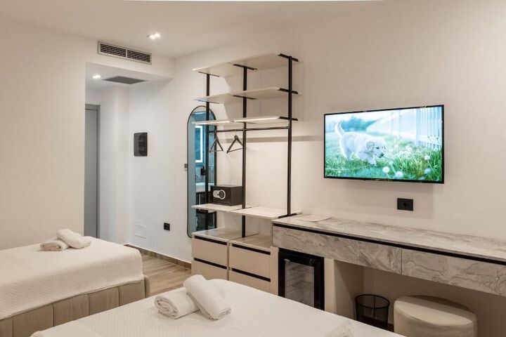 Room 19 of 80