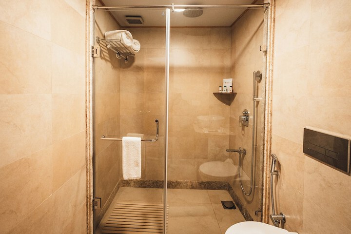 Room 16 of 27