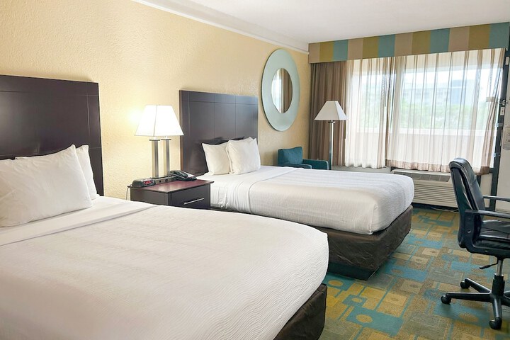 Room 7 of 28