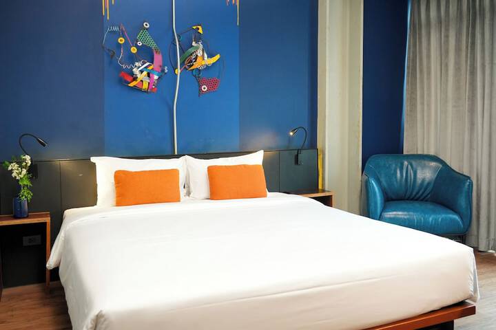 Room 33 of 91
