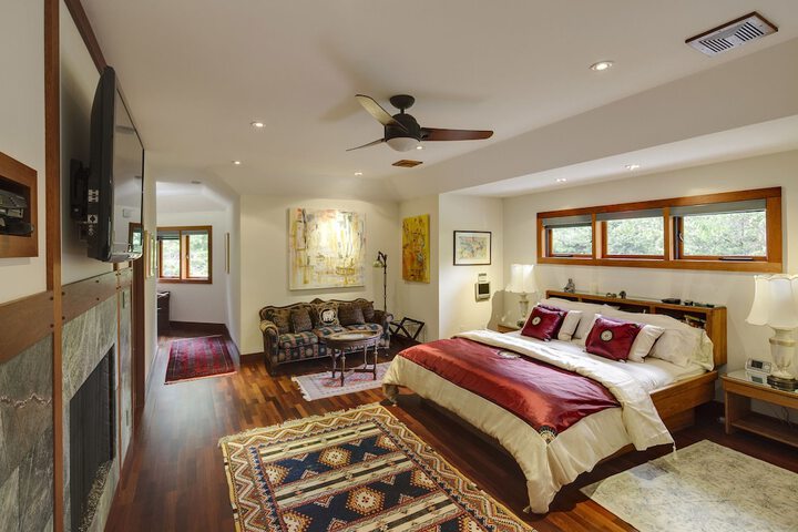Room 2 of 40
