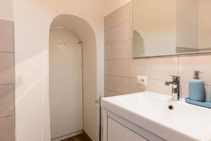 Room 14 of 26