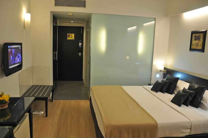 Room 51 of 113