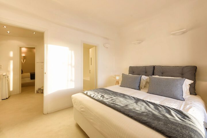 Room 28 of 174