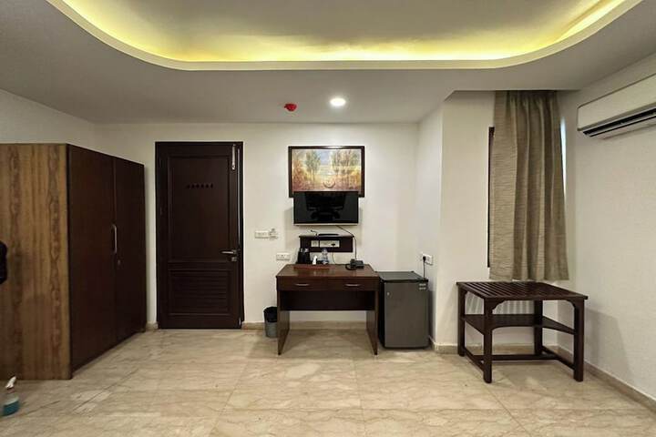 Room 12 of 22