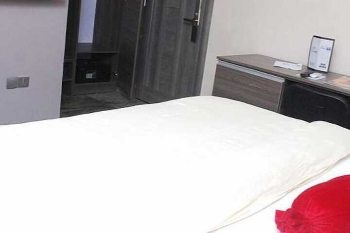 Room 3 of 19