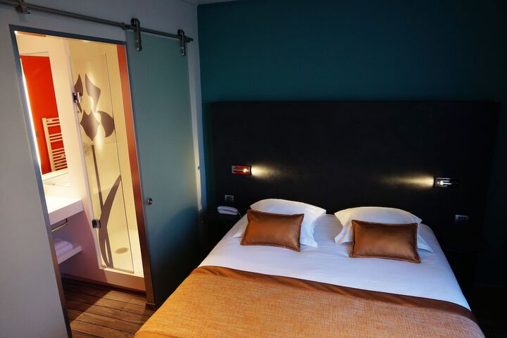 Room 15 of 66