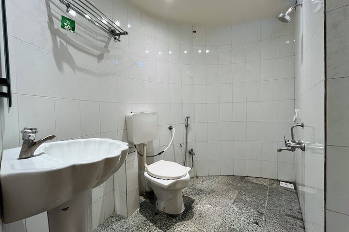 Room 44 of 69