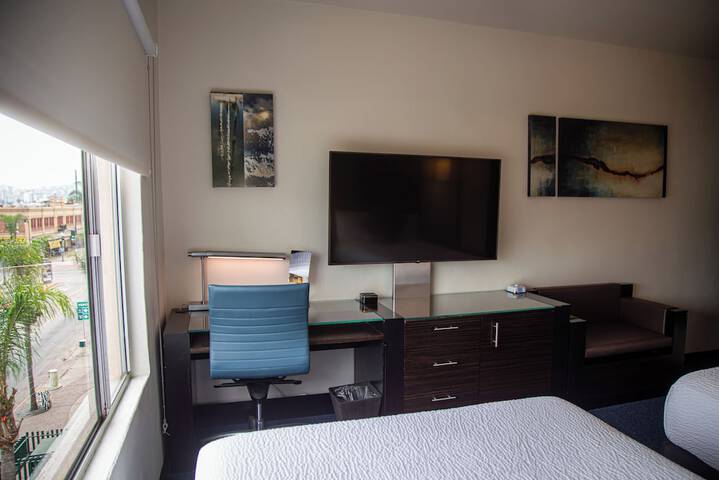 Room 5 of 16