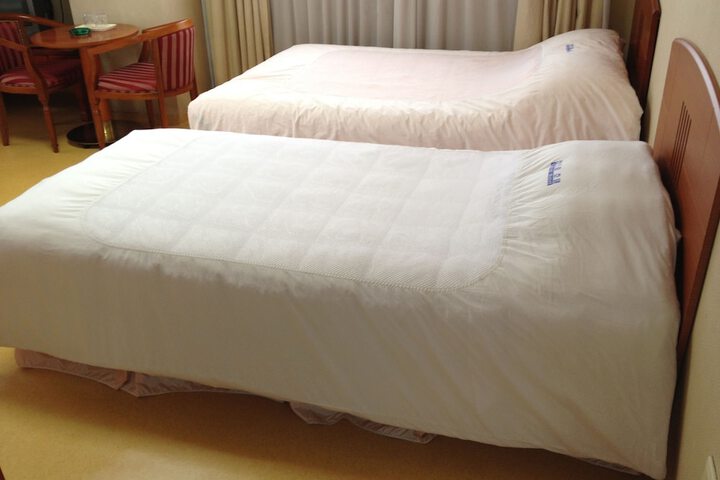 Room 6 of 33