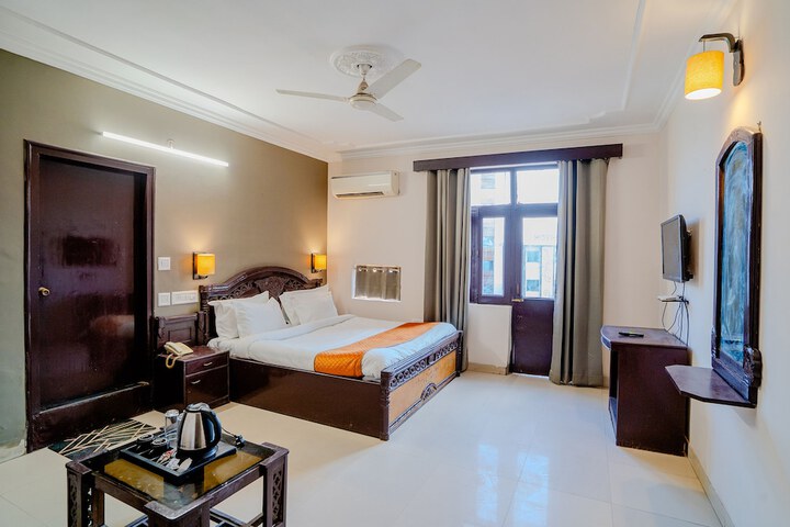 Room 30 of 46