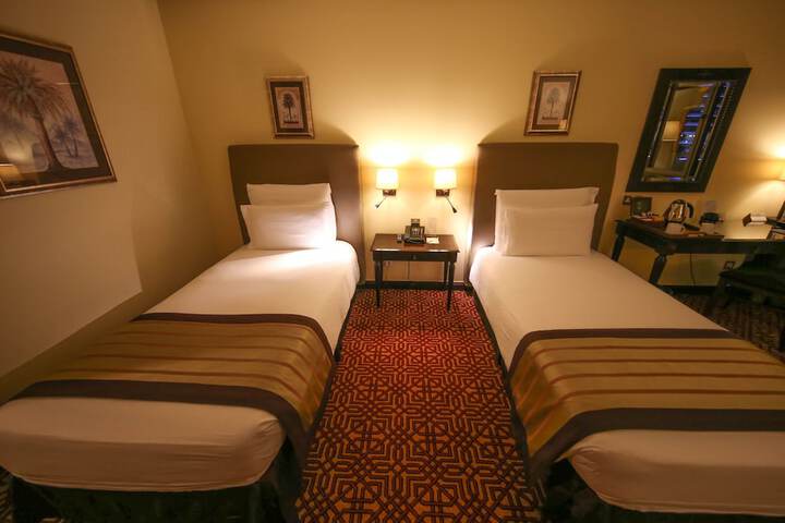 Room 14 of 108