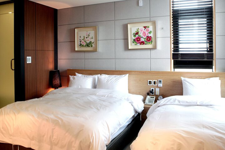 Room 38 of 84