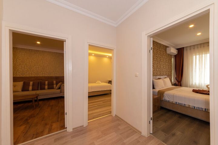 Room 18 of 117