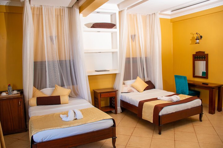 Room 8 of 15