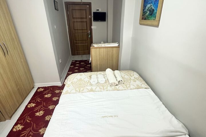 Room 17 of 41