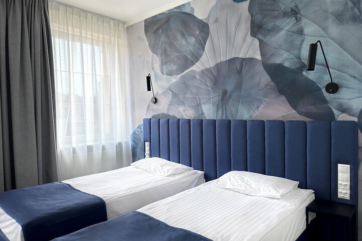 Room 70 of 108