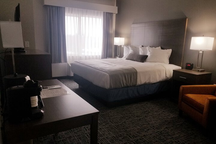 1 King Bed Refrigerator Full Breakfast (6 of 6)