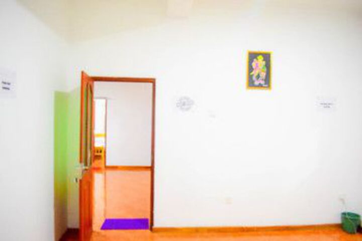 Room 28 of 49