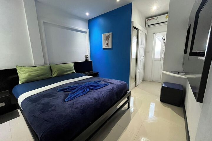 Room 4 of 42