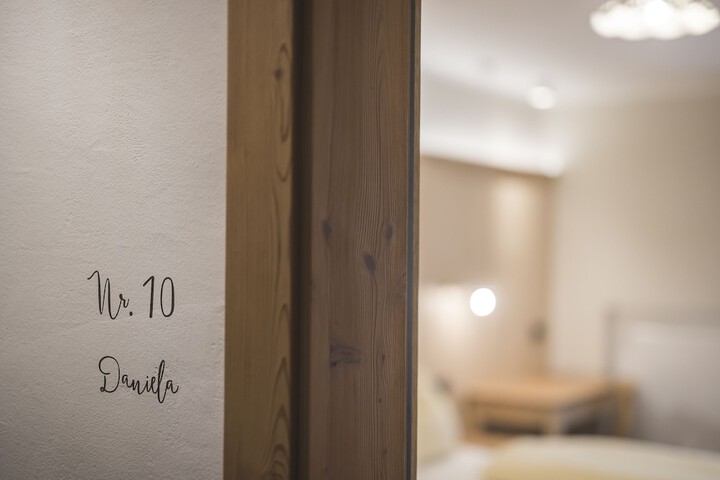 Room 98 of 214