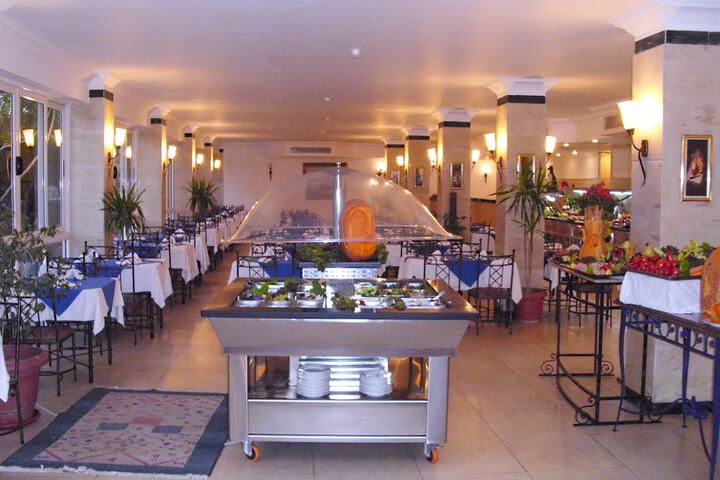 Dining 41 of 58
