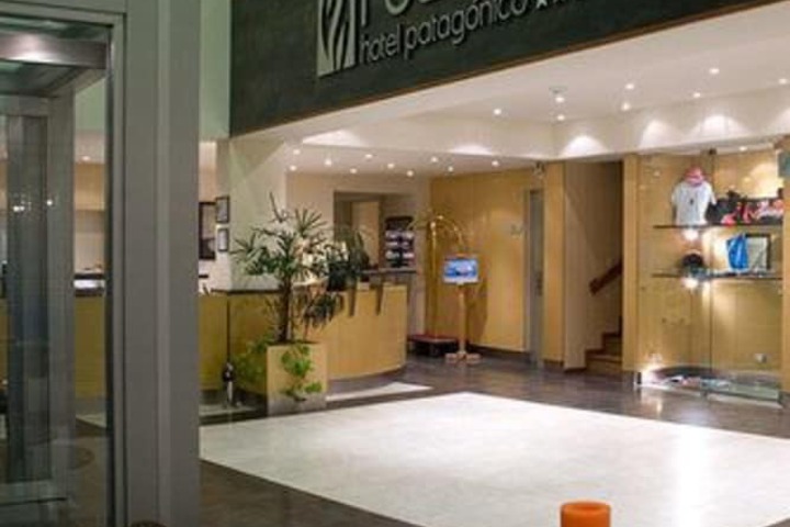 Check-in/check-out kiosk