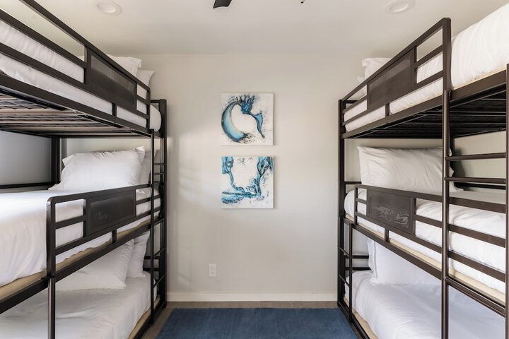 Room 3 of 28