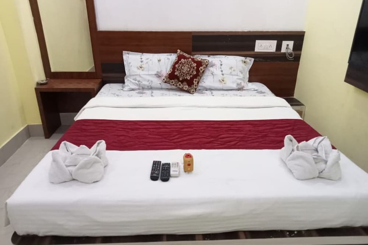 Room 9 of 28