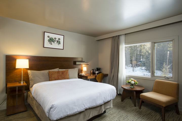 Room 3 of 105