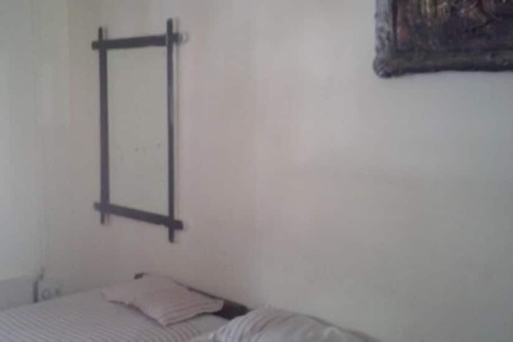 Room 5 of 33