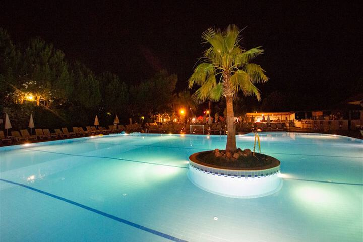Hotel Pool