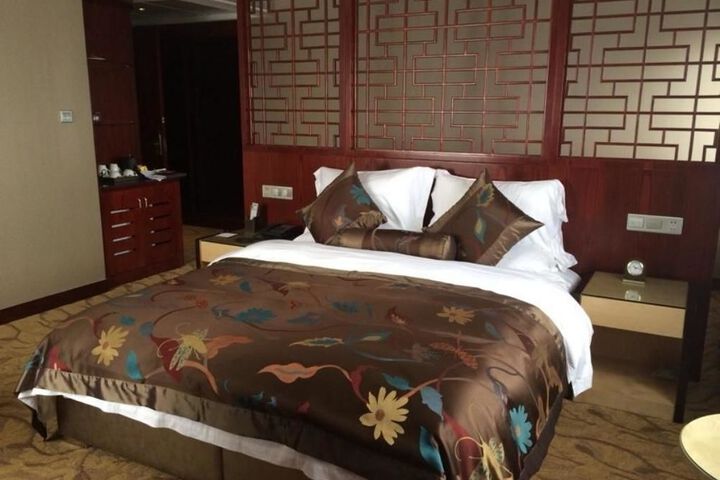 Room 5 of 56