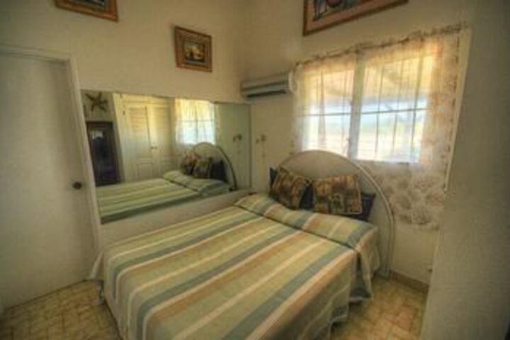 Room 8 of 18