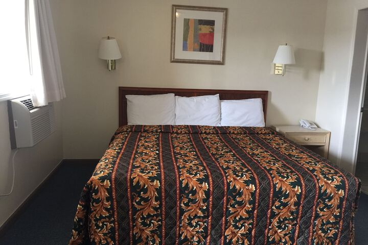 Room 5 of 13