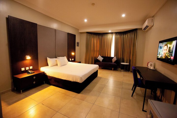 Room 7 of 15