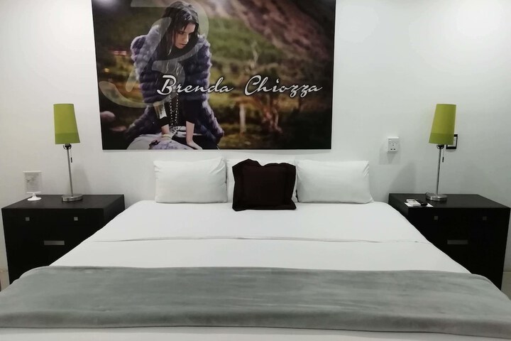 Room 32 of 68
