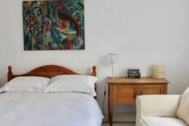 Room 4 of 13