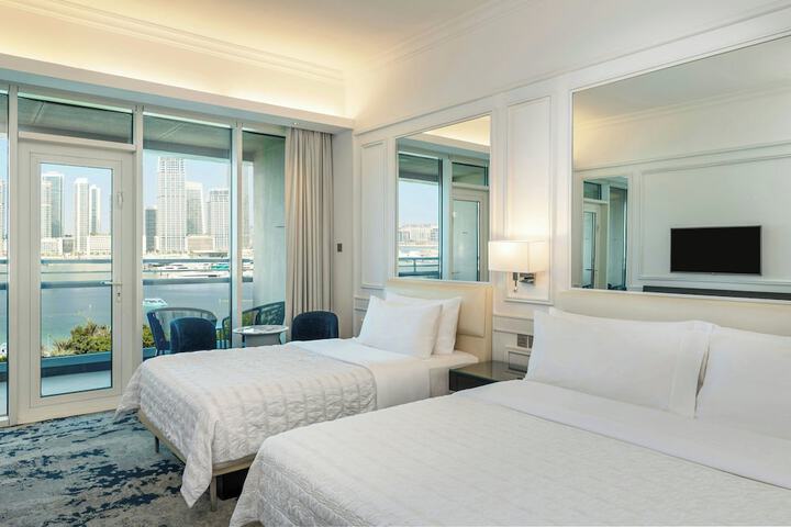 Room 28 of 102